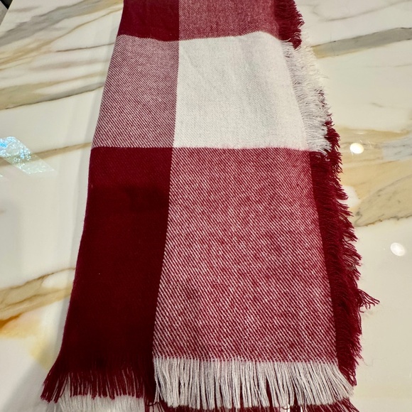 Ivanka Trump Burgundy & White Blanket Scarf w/Fringe - Picture 7 of 11